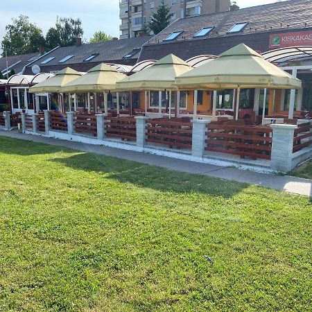 Kiskakas Etterem Hotel Zalaegerszeg Exterior photo